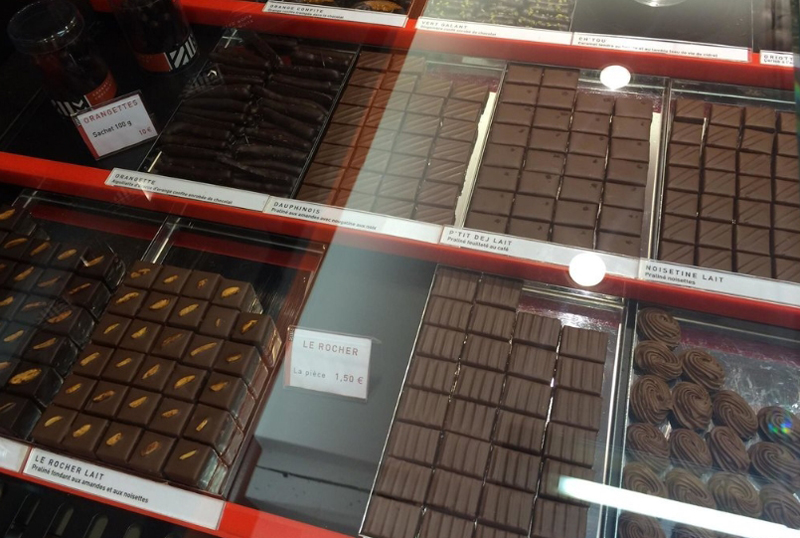 Вкусные конфеты в Henri Le Roux Caramelier-Chocolatier Шоколадные конфеты из Henri Le Roux Caramelier-Chocolatier