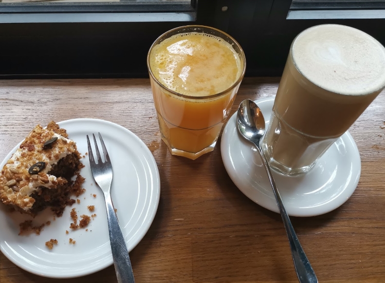 Десерт, сок и кофе из KB Cafeshop