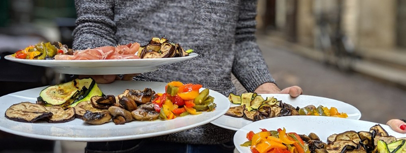Вкусные закуски из Osteria Pizzeria Da Bartolo Много блюд из Osteria Pizzeria Da Bartolo