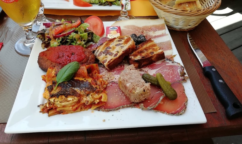 Закуски из La bodega bonifacio Вкусная закуска в La bodega bonifacio