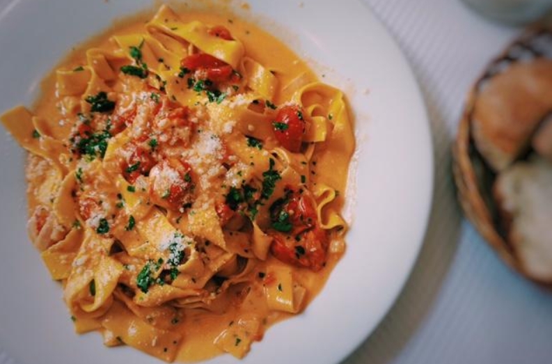 Паста со вкусным соусом из La Cantinetta Паста в соусе с сыром из La Cantinetta