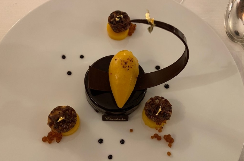 Изысканный десерт в Le Bouchon des Cordeliers