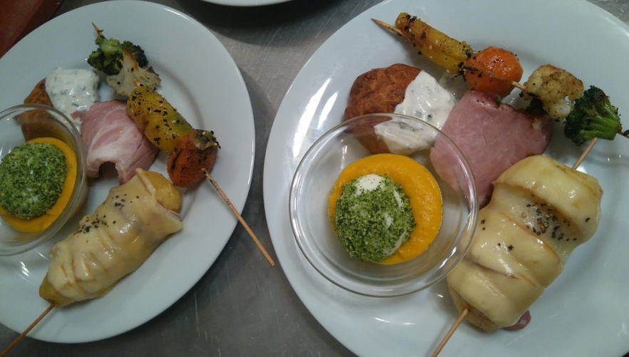 Еда из Le Comptoir Dugommier Две тарелки закусок из Le Comptoir Dugommier