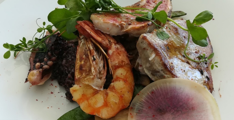 Рыбное блюдо в Chez Fonfon Блюдо в Chez Fonfon