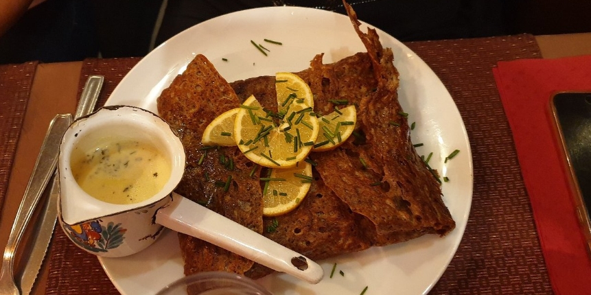 Crêperie le MENHIR блин с соусом Блин с соусом из Crêperie le MENHIR