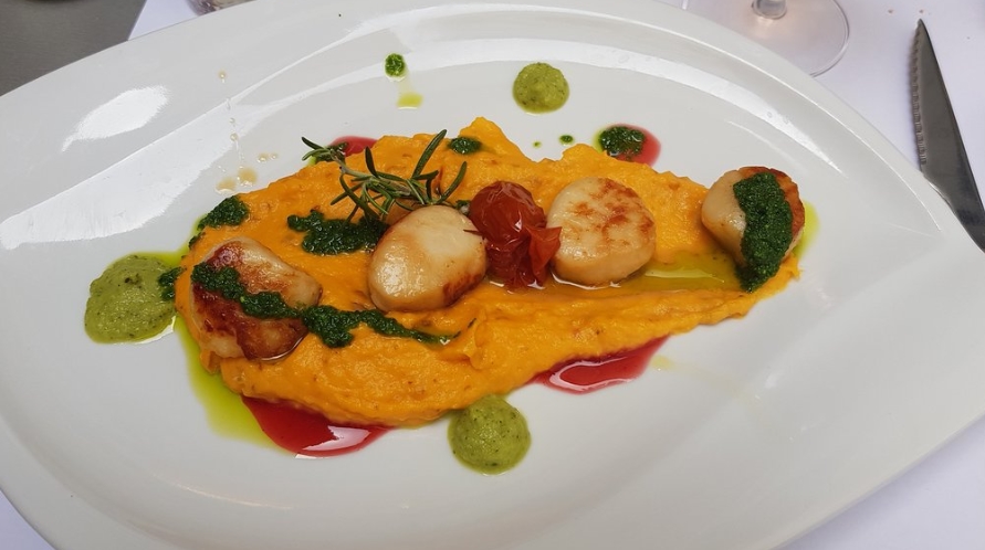 Вкусное блюдо из ресторана D’ici et d’ailleurs Еда в соусе из D’ici et d’ailleurs