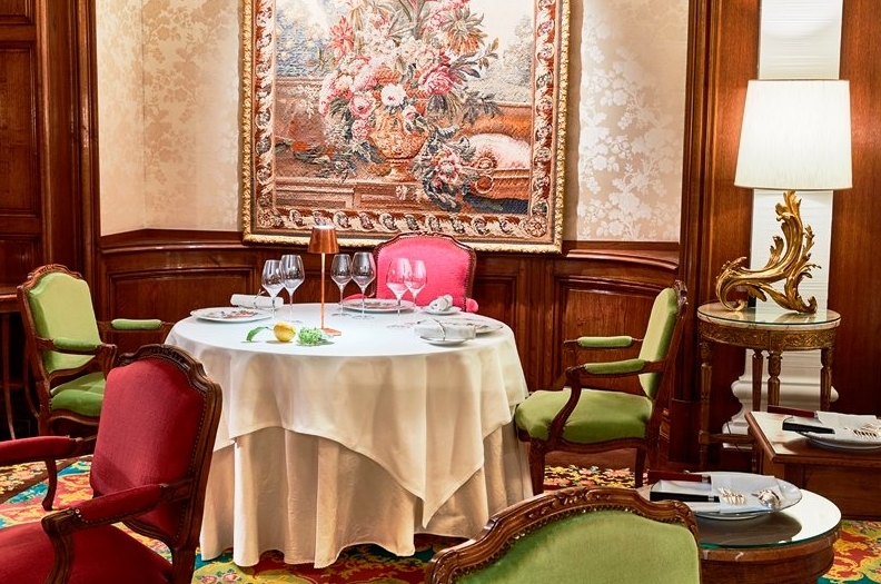 Интерьер Le Chantecler В ресторане Le Chantecler